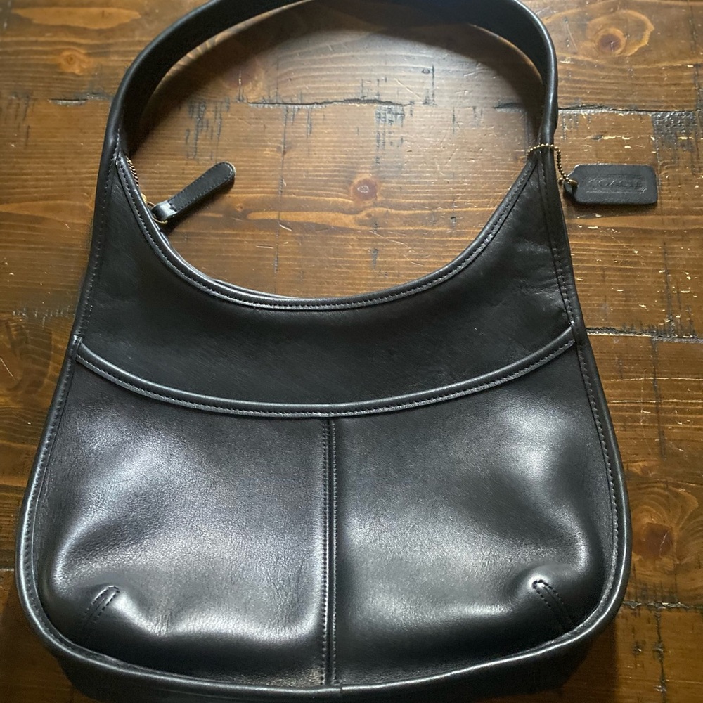 • SOLD• Vintage Coach Ergo #9033 Black Leather Shoulder Bag, VGUC
